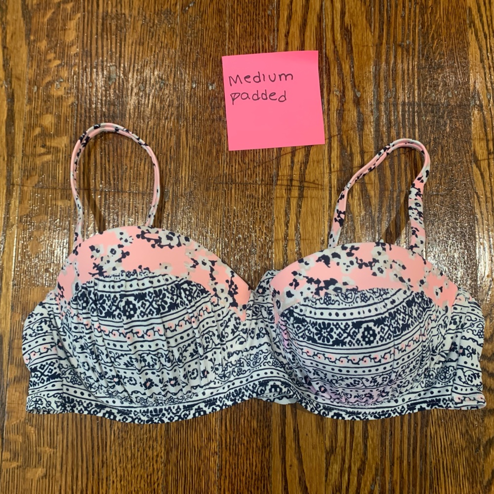 Printed bikini top